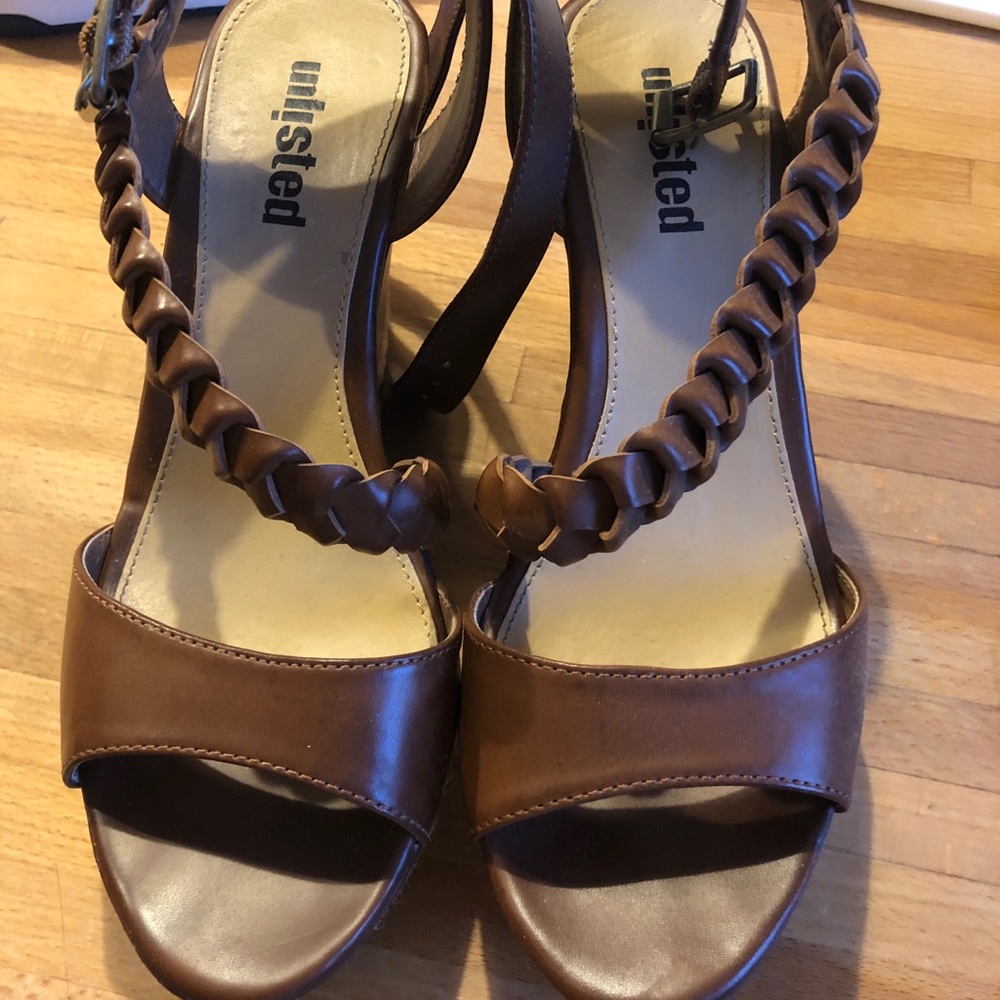 Women’s wedges with braided detail size 7